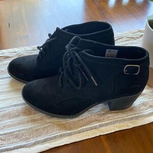 Excellent condition - Size 8 - Rocket Dog Booties